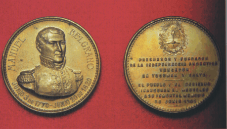 Anverso y reverso de la medalla acuñada con motivo de la inauguración del mausoleo de Belgrano.
