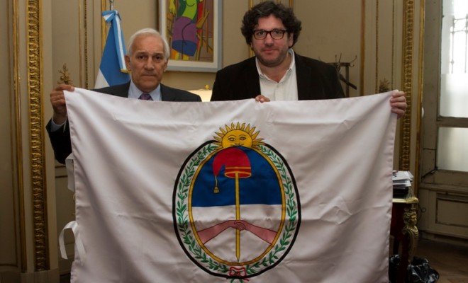 Manuel Belgrano hace entrega de bandera03
